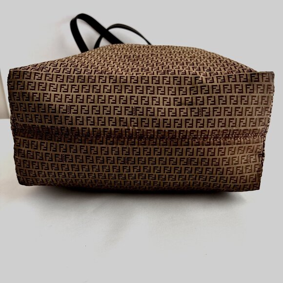 Authentic Fendi Zucca monogram tote bag nylon/leather - Picture 7 of 15